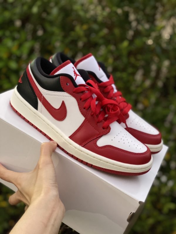Nike Air Jordan 1 Low Chicago Bulls - Image 6
