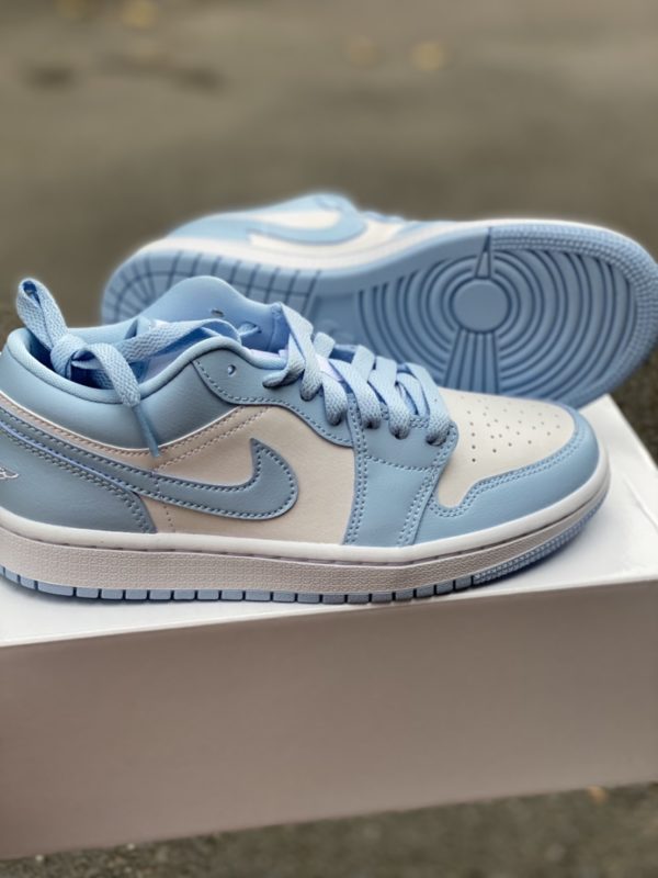 Nike Air Jordan 1 Low ice blue