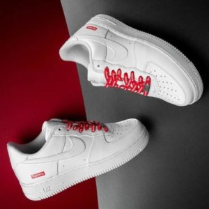 Nike Air Force 1 SUPREME มีเชือก 2 สีขาวกับแดง