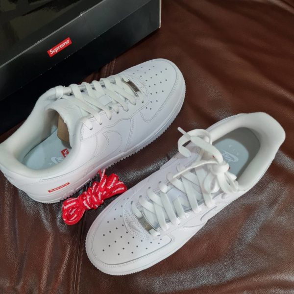 Nike Air Force 1 SUPREME มีเชือก 2 สีขาวกับแดง - Image 7