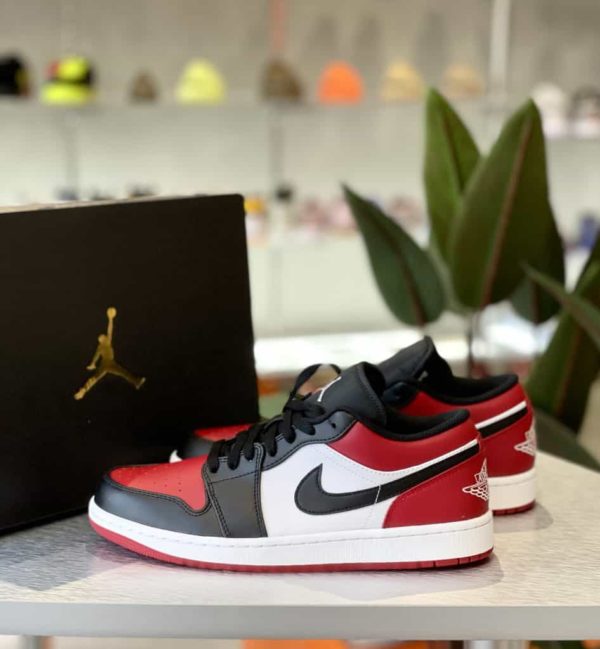 Nike Air Jordan 1 Low Bred Toe