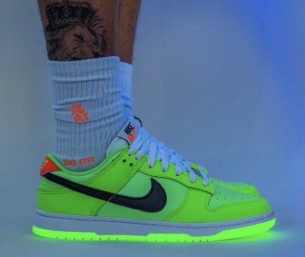Nike Dunk Low  Glow in th​e Dark พื้นเรืองแสง
