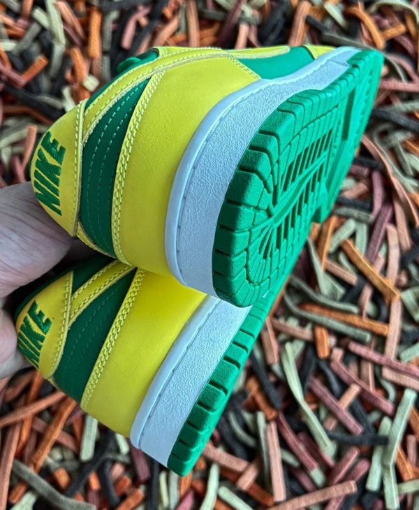 Nike Dunk Low Reverse Brazil - Image 7