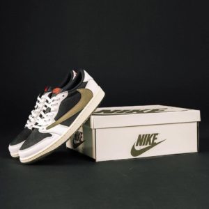 📌(ทักเชทก่อนสั่งซื้อ) Nike Travis Scott x Air Jordan 1 Low OG "Olive