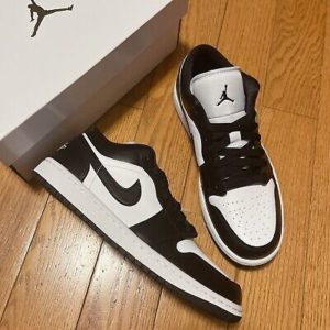 Nike Air Jordan 1 Low Panda พื้นสีดำ